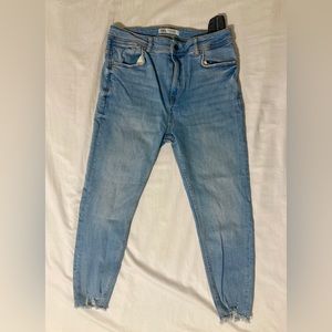 ZARA DISTRESSED CARROT FIT JEANS